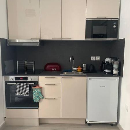 Cosy Apartment In Paris Saint-Ouen  ภายนอก รูปภาพ