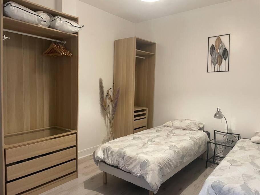 Cosy Apartment In Paris Saint-Ouen  ภายนอก รูปภาพ